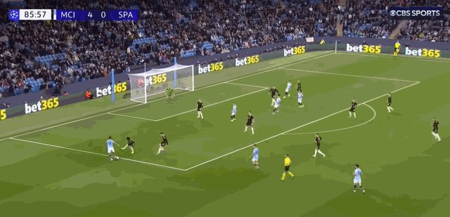 1729721545291038325.gif 点球.gif