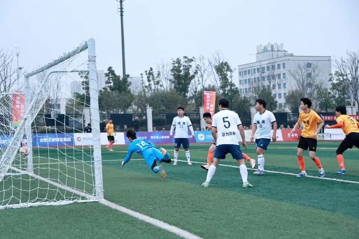 开云体育移动版-合肥城市足球联赛肥东主场首战激情开赛|肥东队|巢湖|体育场|比赛|球员_新浪体育_新浪新闻
