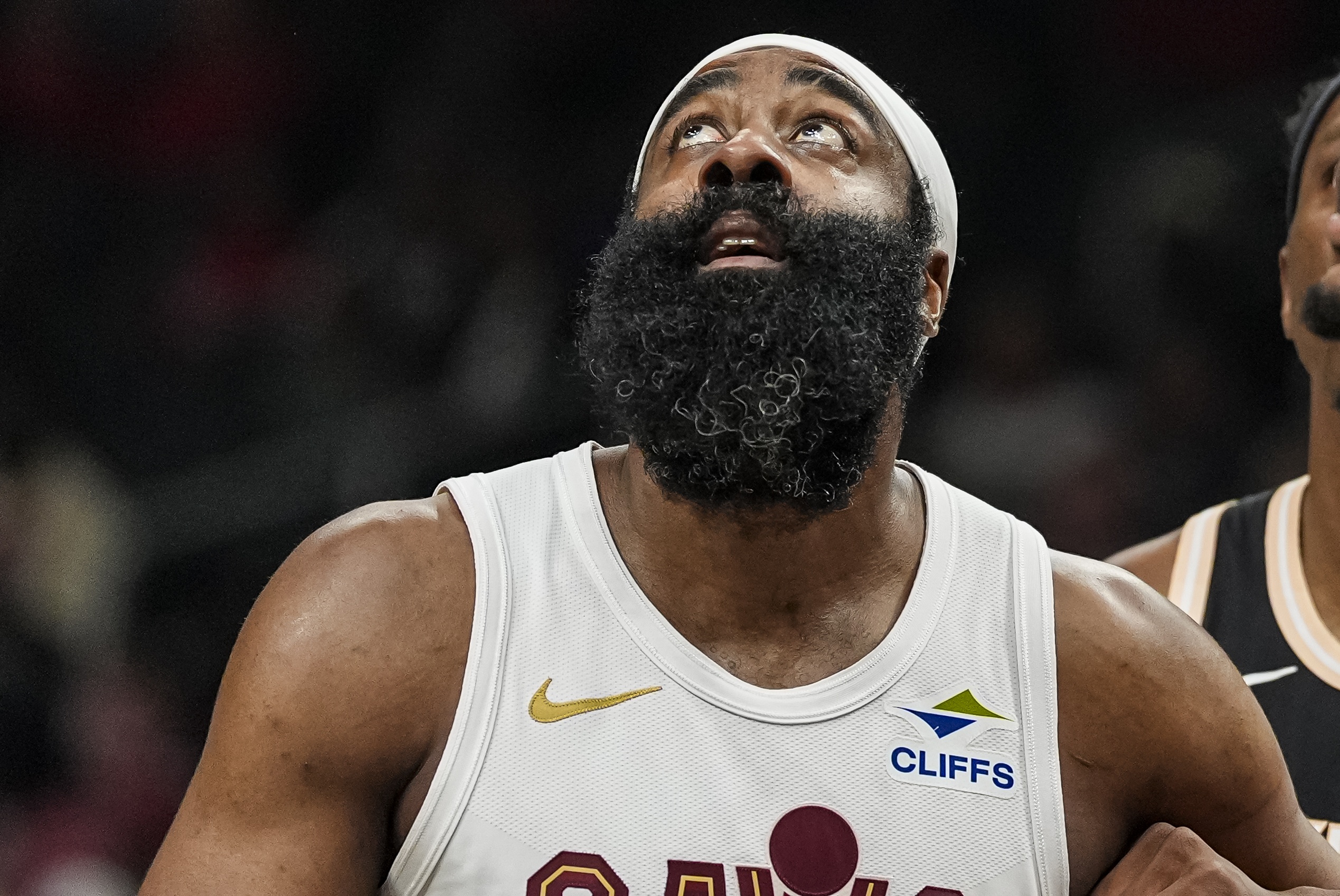 开云体育平台-常规赛收官战骑士迎战奇才 米切尔&amp;哈登&amp;莫布里&amp;阿伦不打